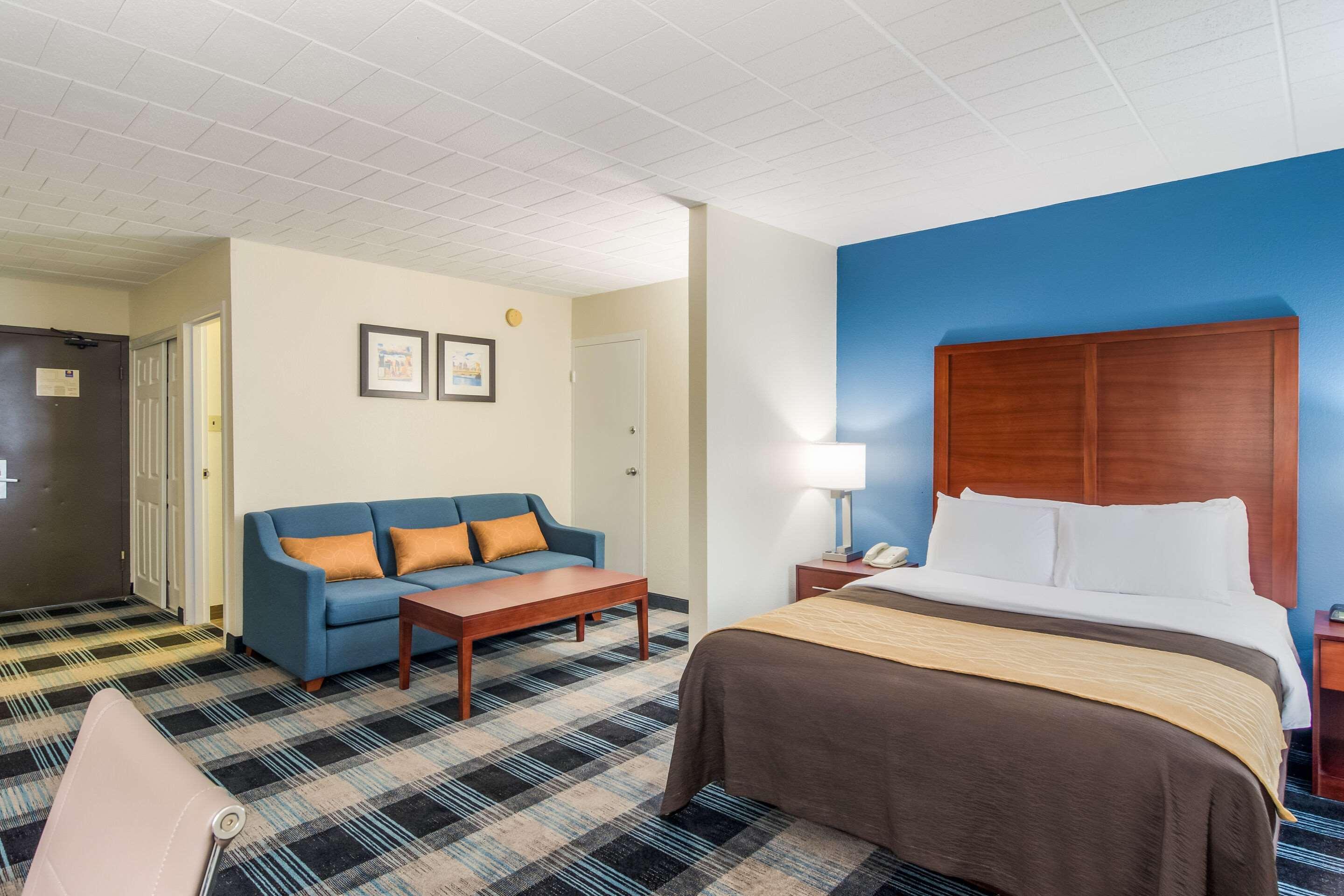 Mainstay Suites Verona Exteriör bild
