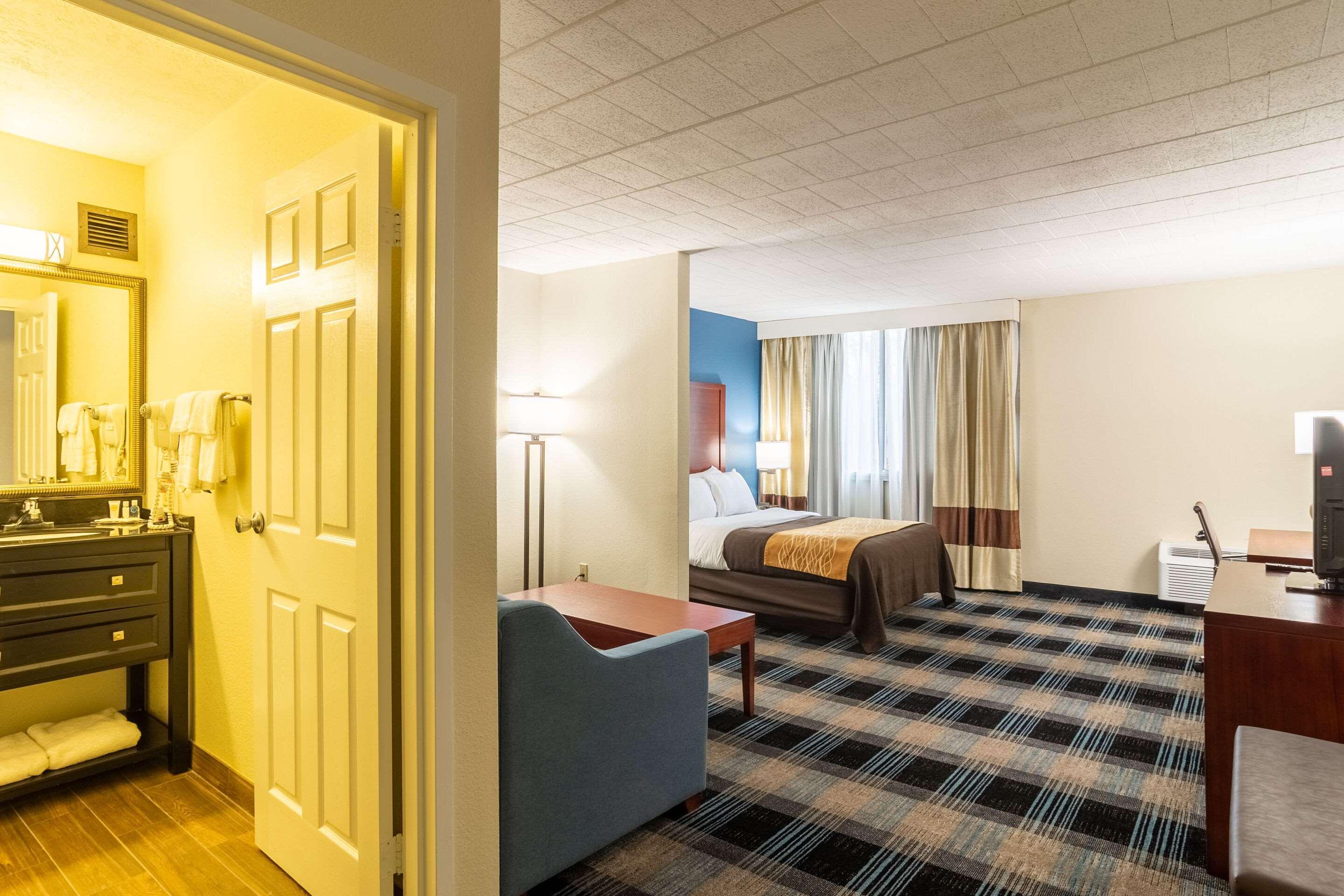 Mainstay Suites Verona Exteriör bild