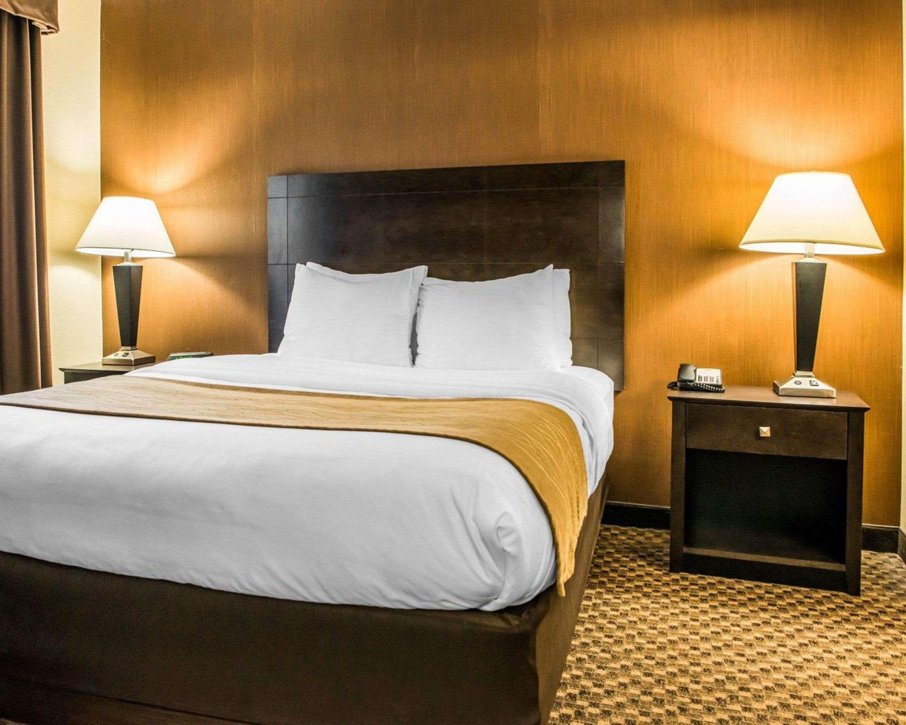 Mainstay Suites Verona Exteriör bild