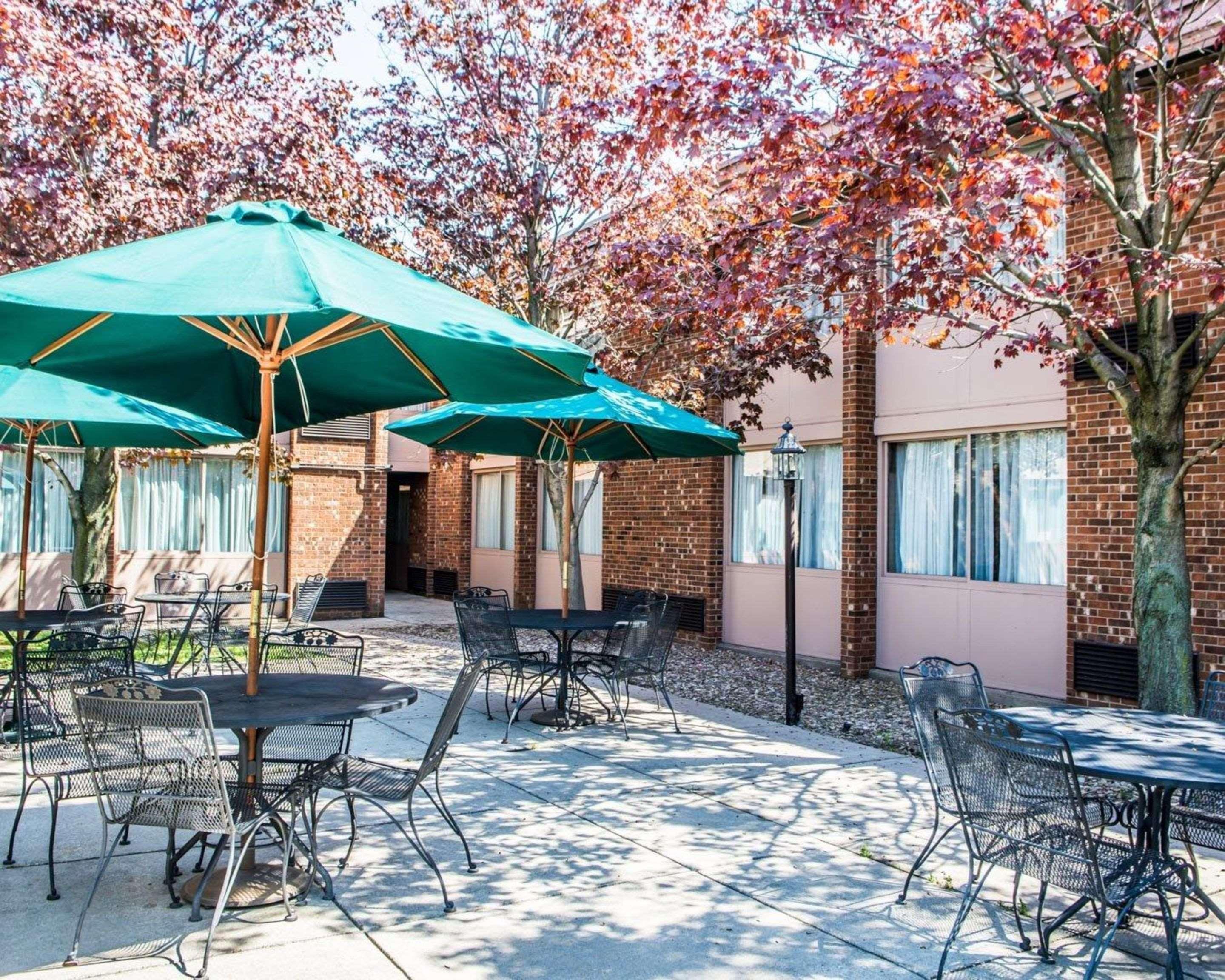 Mainstay Suites Verona Exteriör bild