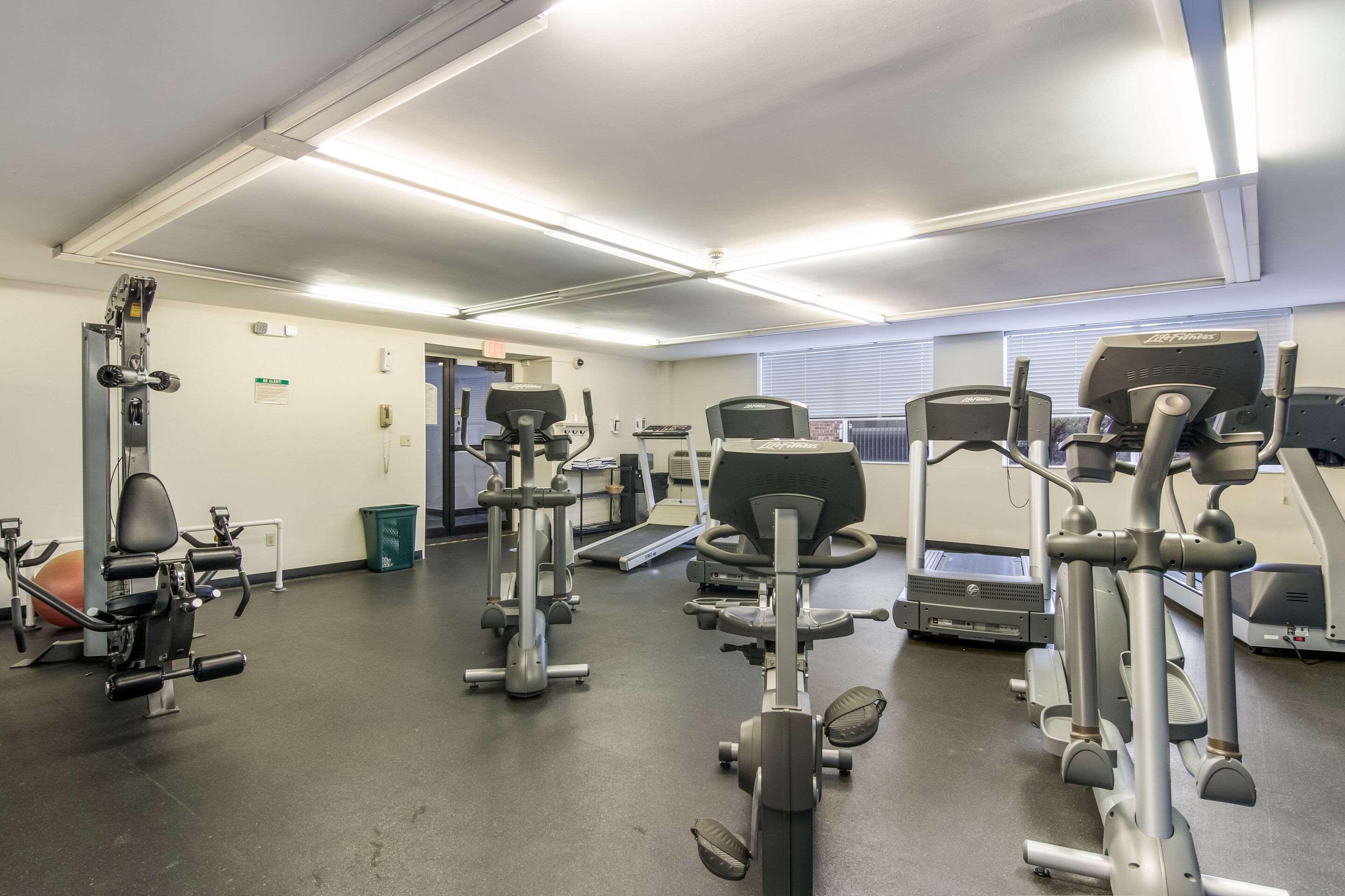Mainstay Suites Verona Exteriör bild