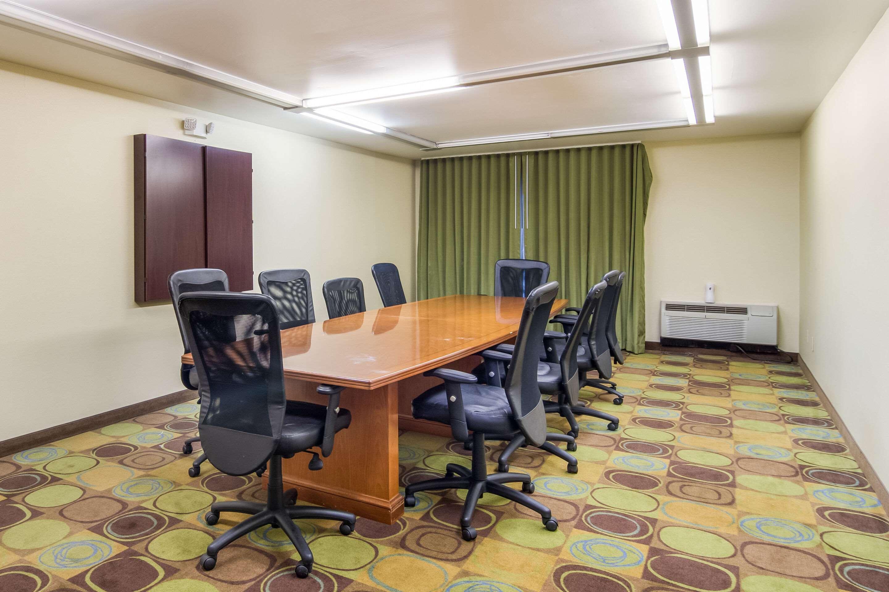 Mainstay Suites Verona Exteriör bild
