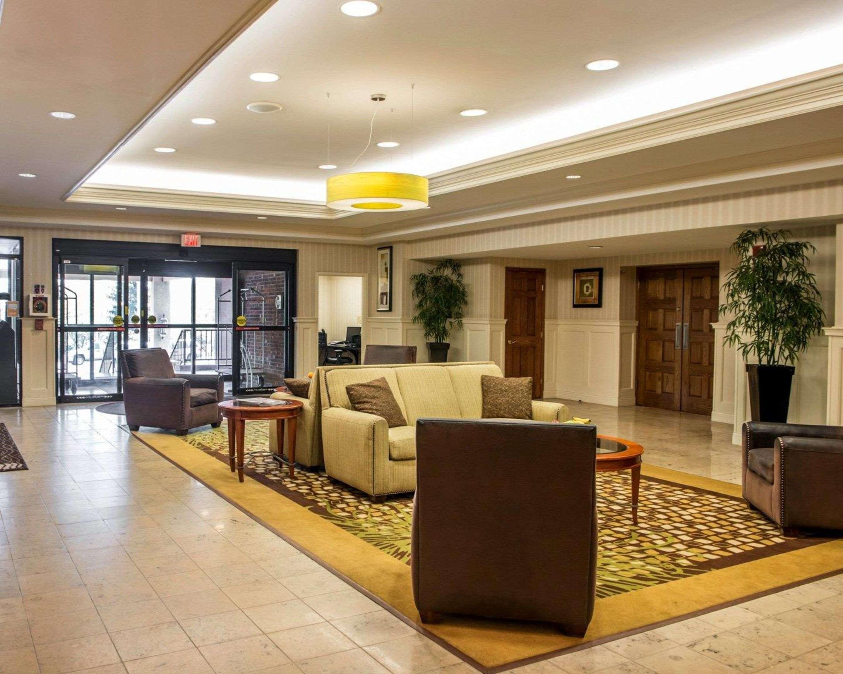 Mainstay Suites Verona Exteriör bild